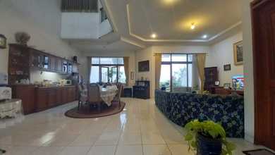 Kesempatan Langka, rumah Mewah di Cipaku, Bandung, LB 220m²