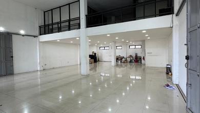 Ruang Usaha 300 M2 2 Lantai Mainroad Bkr