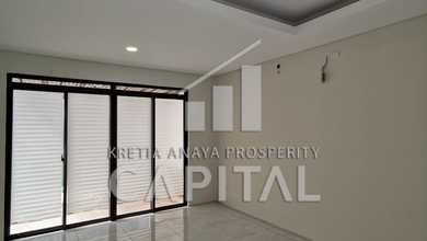Rumah Sewa Nyaman Lokasi Kota Baru Parahyangan, Bandung, LB 92m²