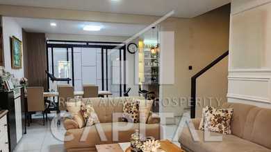 Rumah Elegan di Kota Baru Parahyangan, Bandung, 2 Kamar Tidur, LT 120m²