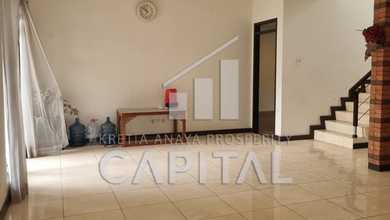 Rumah Prestisius di Kawasan Kota Baru Parahyangan, Bandung, LB 275m², Harga 6,3 Miliar