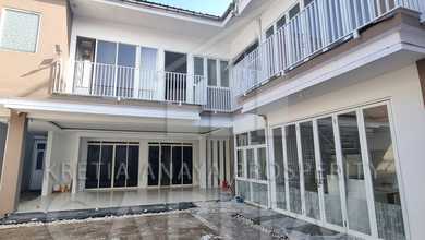 Hunian Prestisius di Kawasan Kota Baru Parahyangan, Bandung, LB 502m², Harga 8,2 Miliar