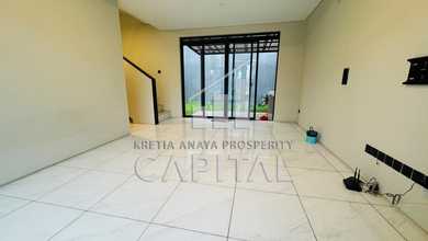 Rumah Favorit di Kota Baru Parahyangan, Bandung, 3 KT, Harga 2,45 Miliar