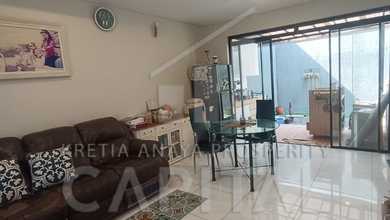 Jual Rumah Cantik Luas 120 m2 di Kota Baru Parahyangan, Bandung