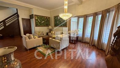 Hunian Prestisius di Kawasan Sayap Dago, Bandung, LB 300m², Harga 28,5 Miliar