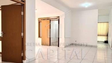 Rumah Mewah di Buah Batu, Bandung, 4 Kamar Tidur, LT 210m²