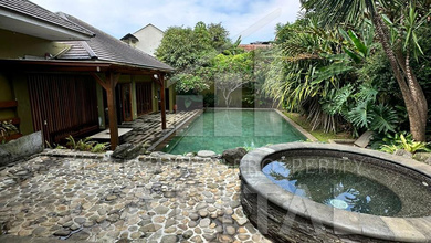 Hunian Elite di Kawasan Ciumbuleuit, Bandung, LB 1192m², Harga 23,5 Miliar