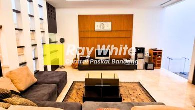 Rumah Elegan di Ciumbuleuit, Bandung, 3 KT, LT 150m²