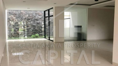 Rumah Sewa Nyaman Lokasi Setra Duta, Bandung, LB 310m²