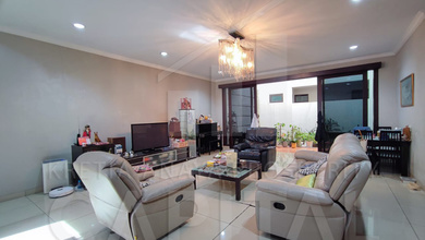 Rumah Mewah di Ciumbuleuit, Bandung, 4 Kamar Tidur, LT 360m²
