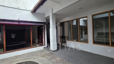 Ruang Usaha Ex Cafe di Sayap Pelajar Pejuang Bersih Terawat Siap Pakai