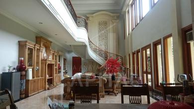 Penawaran Eksklusif, rumah Prestisius di Batununggal, Bandung, LB 950m²