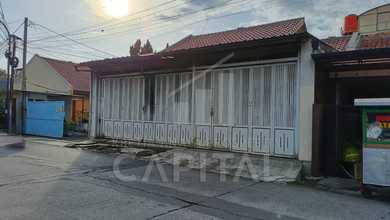 Rumah Semi Ruko dengan Lingkungan Nyaman di Arcamanik