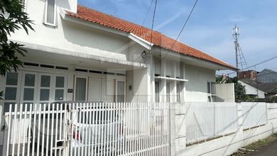 Jual Rumah Strategis di Antapani, Bandung - LT 285m²