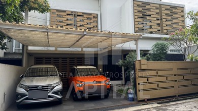 Hunian Elegan di Buah Batu, Bandung, 5 Kamar Tidur, LT 230m²