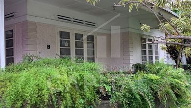 Kesempatan Eksklusif, rumah Prestisius di Gatot Subroto, Bandung, LB 213m²