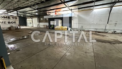 Rumah Usaha Sangat Strategis di Jalan Surya Sumantri Cocok Banget Buat Berbagai Jenis Usahamu