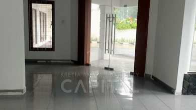 Gedung Sangat Komersial di Mainroad Dago Cocok untuk Kantor atau Usaha Lainnya