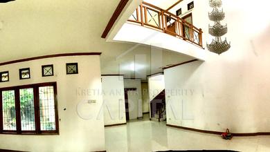 Kesempatan Eksklusif, rumah Prestisius di Depok I, Depok, LB 300m²