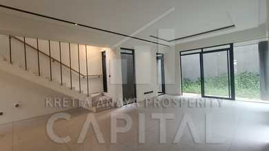 Jual Rumah Mewah LT 290 m2 di Kota Baru Parahyangan, Bandung