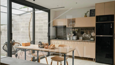 Rumah Dijual di Geger Kalong, Bandung, LB 120m², Harga Terbaik!