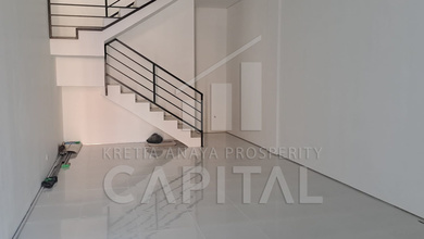 Ruko 3 lt Lokasi Strategis di Komplek Antapani Bandung 