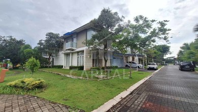 Rumah Sewa Nyaman Lokasi Kota Baru Parahyangan, Bandung, LB 320m²