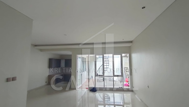 Properti Siap Pakai di Kawasan Taman Holis Indah, Bandung, LT 187m²