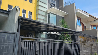 Rumah dan Ruang Usaha di Kurdi Ex Gudang, Bandung.