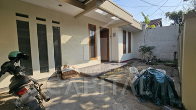 Jual Rumah Nyaman di Taman Holis Indah, Bandung - LT 153m²