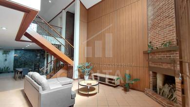 Jual Rumah Nyaman di Setiabudi, Bandung - LT 250m²