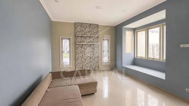 Hunian Mewah di Kawasan Kota Baru Parahyangan, Bandung, LB 265m², Harga 7 Miliar