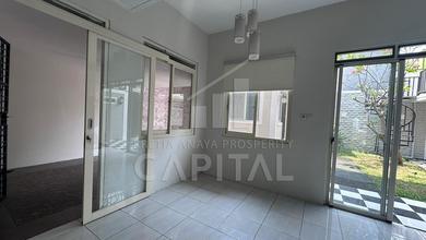 Kesempatan Eksklusif, rumah Mewah di Kota Baru Parahyangan, Bandung, LB 225m²