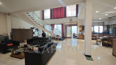 Rumah Mewah di Mekar Wangi, Bandung, 5 Kamar Tidur, LT 510m²