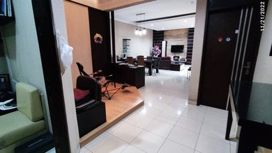 Rumah Mewah di Kawasan Singgasana, Bandung, LB 280m², Harga 5,5 Miliar