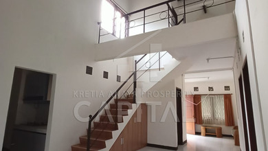 Rumah Mewah di Setra Duta, Bandung, 3 KT, LT 236m²