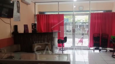 Ruko 2,5 Lantai dengan Lokasi Strategis Area Berkembang Cocok untuk Usaha dan Investasi di Taman Kopo Katapang