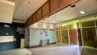 Ruko Siap Pakai dengan Lokasi Strategis Jalan Utama dan Visibilitas Tinggi di Mainroad Raya Kopo