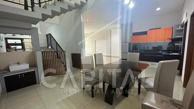 Disewakan Cepat Rumah Bagus dengan Lahan Luas 144 m2 Kawasan Setra Duta