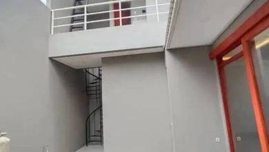 Rumah Elite di Kawasan Babakan Ciparay, Bandung, LB 240m², Harga 3,3 Miliar