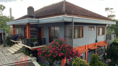 Kesempatan Langka, rumah Prestisius di Arcamanik, Bandung, LB 320m²