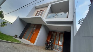Penawaran Eksklusif, rumah Mewah di Cigadung, Bandung, LB 285m²